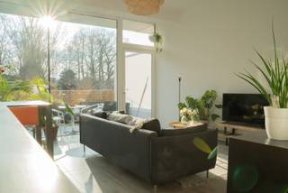 Dit appartement geniet van een uitstekende ligging zeer centraal in Tielt, maar toch erg rustig!Het appartement is volledig instapklaar en voorzien...