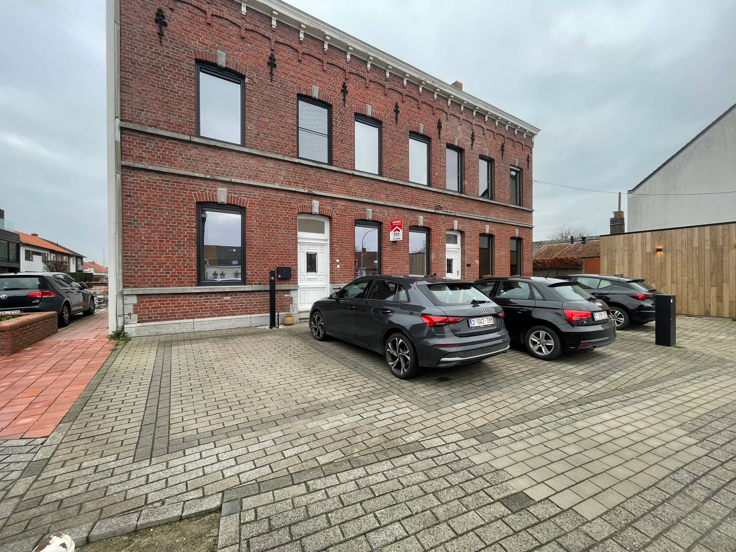 Volledig gerenoveerd gelijkvloers appartement in Geluwe - foto 2