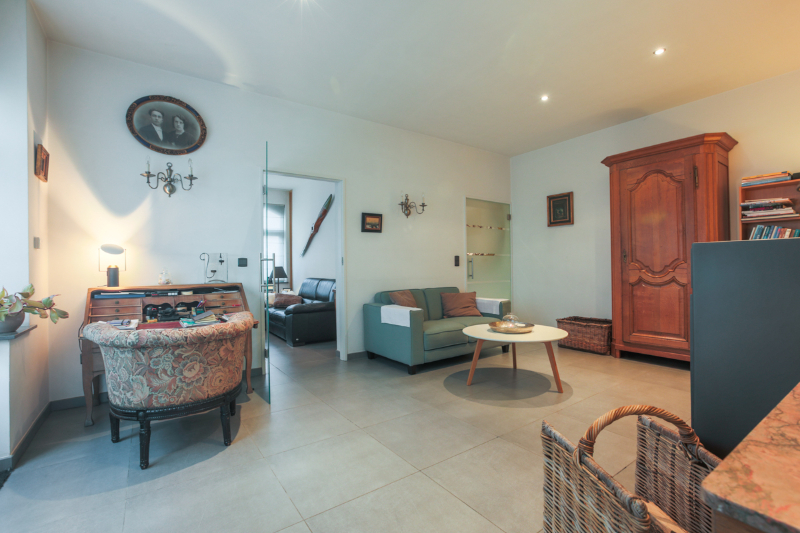 Prachtig Art-Deco-burgerhuis, met 3 slaapkamers, bureau, garage, tuin....(vloerverwarming, zonneboiler,elektr. goedgekeurd, elektrische poort...) - foto 4