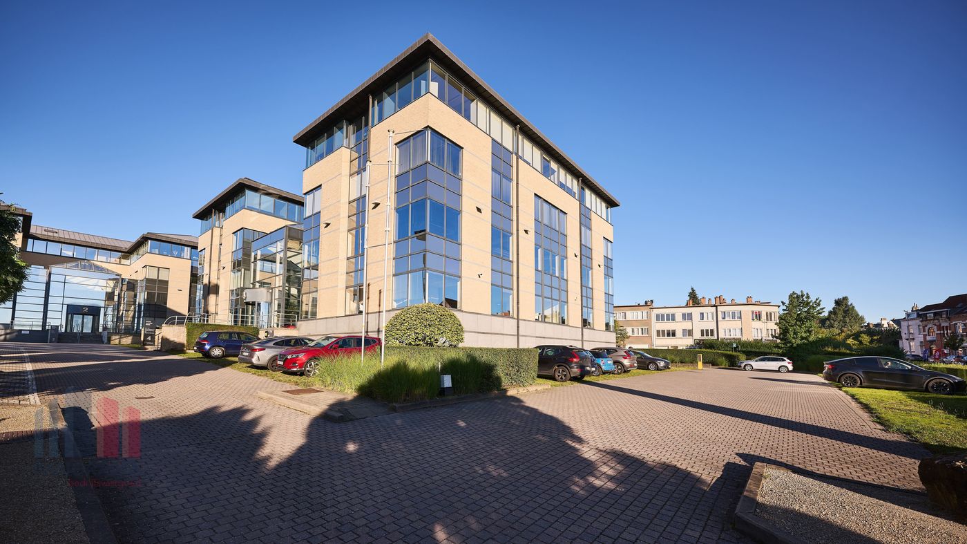 Kwalitatief kantoor van 411 m² op toplocatie nabij de R0 - foto 1