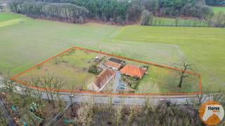 GROBBENDONK - Hoeve met prachtige Kempische schuur en weide op ca. 78 areDeze karaktervolle hoeve “Ter Hulsdonck” is gelegen in één van de...