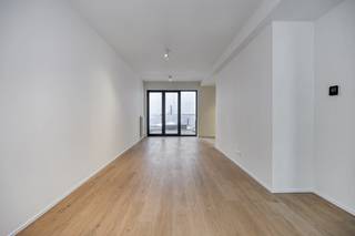 6% of VAT on the whole construction possible! UniQ combines the charm of the historic city center with the comfort of modern architecture. Located on the Hooikaai, this unique project offers 28 high-quality apartments.Why choose UniQ?- Centrally located: Surrounded by Brussels' cultural and culinary hotspots, with excellent public transport links and plenty of shops nearby.- Sustainable living: With excellent energy efficiency (A or B+ score), you can enjoy low energy costs and a green lifestyle.- Premium comfort: Each apartment is equipped with advanced insulation, contemporary finishes and thoughtful layouts that provide a sense of space and light.- Parking facilities: Spacious underground parking spaces and private cellars for your convenience.- Green environment: Relax in the communal garden and enjoy urban biodiversity.Compose your dream home with a wide range of options for finishes, floors and kitchen appliances. Enjoy large windows, modern balconies, and sweeping views of the city.Let the unique atmosphere of Brussels enrich your daily life and become part of a community that redefines modern living.Choose UniQ and discover what it means to live in a stylish, central and sustainable way. Contact our agents for a personal tour.UniQ: Your unique opportunity for exceptional living.