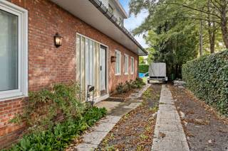 Ontdek deze aangename bungalow in de Hoogkamerstraat 367 in Temse, gelegen op een royaal perceel van 1116 m². Deze woning combineert...