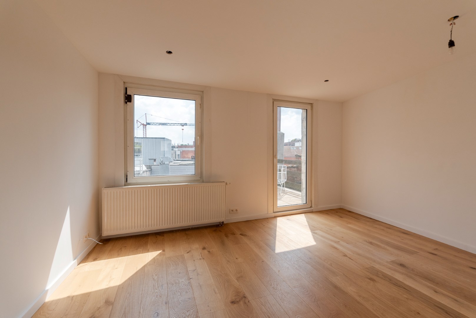 Gerenoveerd appartement met terras, op topligging - foto 2