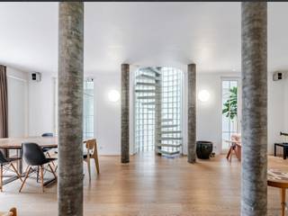 <p><span>Architectural villa offering a unique living experience</span></p><p><span>Some homes are built to live in, others to experience. This exceptional architect-designed villa from 1993 undoubtedly belongs to the latter category.</span></p><p><span>Set on a 664 m² lot, this home offers 172 m² of living space, where space, light, and architecture complement each other perfectly. From the very first moment, the impressive living space catches your eye, where the generous ceiling height, large windows, and refined choice of materials create an exceptional atmosphere. The interior and exterior blend seamlessly thanks to the direct connection to the terrace and the lush garden.</span></p><p><span>At the heart of the home, the distinctive concrete spiral staircase serves as an architectural focal point, while the combination of exposed concrete, glass, and warm wooden floors creates a timeless aesthetic. The open living space also features a stylish, integrated work or reading nook—ideal for those who want to work comfortably from home without compromising the home’s open character.</span></p><p><span>The sleek, fully equipped kitchen complements the minimalist architecture perfectly and is designed with an eye for functionality and simplicity.</span></p><p><span>Upstairs, there are three bedrooms and a spacious bathroom with a bathtub and double sink.</span></p><p><span>The exterior of this home also exudes tranquility. The well-maintained garden forms a green oasis of privacy and features a charming pond that can easily be converted into a swimming pool if desired, allowing you to fully enjoy the outdoors.</span></p><p><span>With an EPC rating of C, a distinct architectural identity, and unique natural light, this villa is a rare opportunity for those seeking a home with character, quality, and a timeless appeal.</span></p><p><span>Highlights</span></p><ul><li><span>Architectural villa with a unique design</span></li><li><span>Living area: 172 m²</span></li><li><span>Lot size: 664 m²</span></li><li><span>3 bedrooms</span></li><li><span>Impressive living space with an integrated work area</span></li><li><span>Large windows and exceptional natural light</span></li><li><span>Modern, sleekly finished kitchen</span></li><li><span>Pond with the potential to be converted into a swimming pool</span></li><li><span>Built in 1993</span></li><li><span>EPC rating: C</span></li></ul><p><span><br /> </span></p>