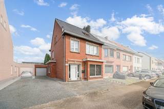 PERFECTE INSTAPKLARE GERENOVEERDE GEZINSWONING MET 4 SLPK, 2 BADKAMERS GARAGE EN TUIN hal, sfeervolle living met zicht op terras en tuin, ingerichte...