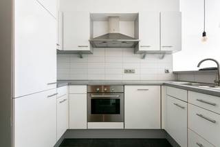 Bent u op zoek naar een instapklaar appartement met 1 slaapkamer, terras en garagebox? Dan stellen we graag dit mooi, zonnig appartement op de...