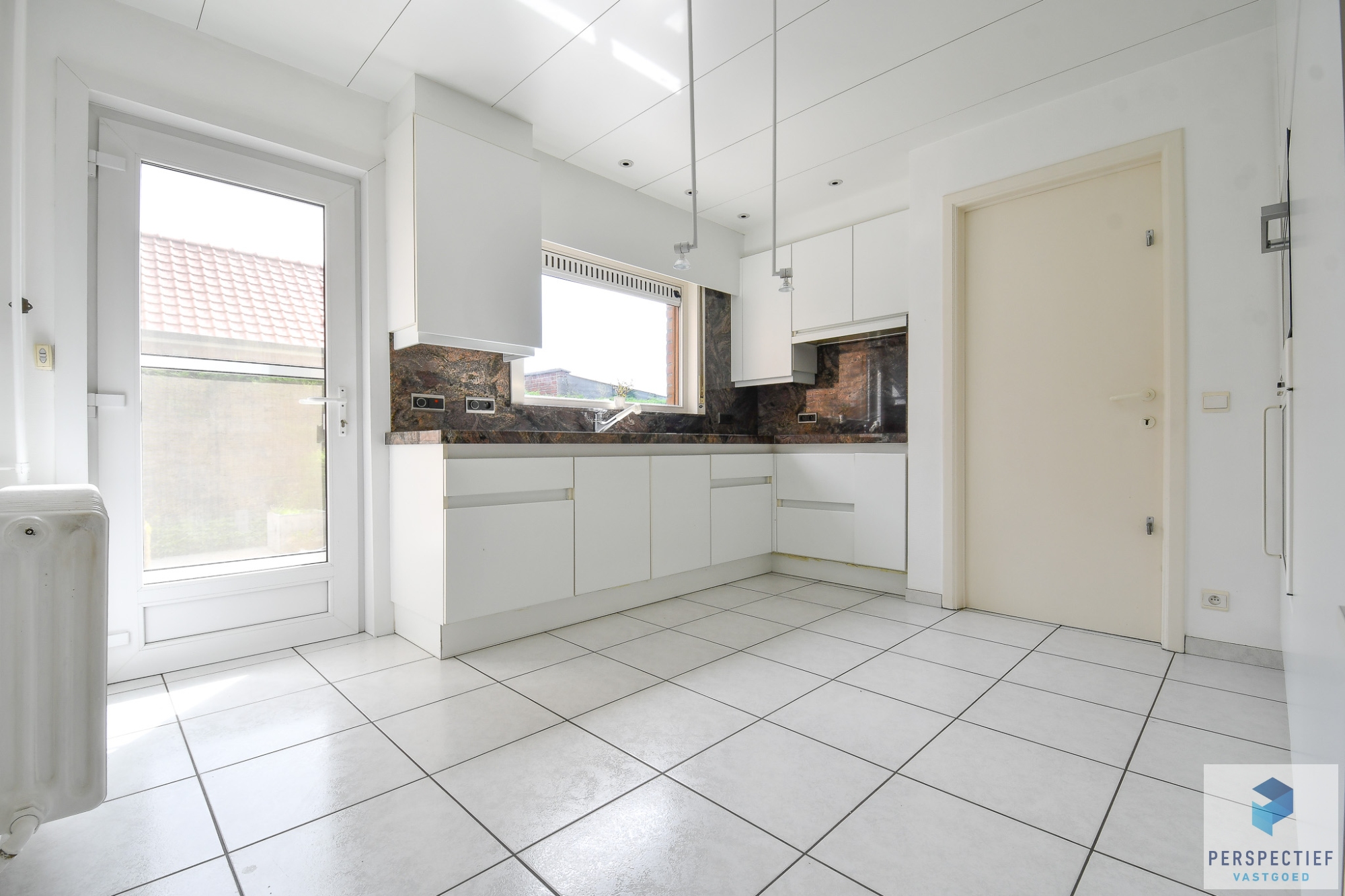 Rustig gelegen vrijstaande woning met garage, ruime tuin en prachtig open zicht - foto 5