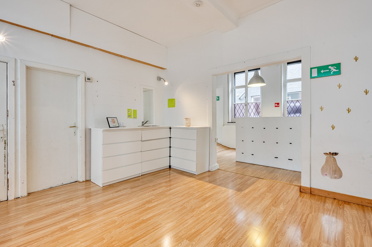 Karaktervolle woning te koop met extra potentieel ! - foto 5