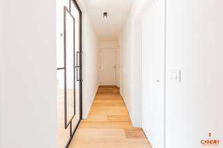 Dit appartement is gelegen in een kleinschalige residentie met vier appartement nabij Gent Dampoort te Sint-Amandsberg. Het appartement geniet van...