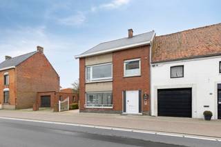 eze centraal gelegen woning in de Zuidstraat te Ichtegem combineert ruimte (253m² bewoonbare oppervlakte!), comfort en een uitstekende...