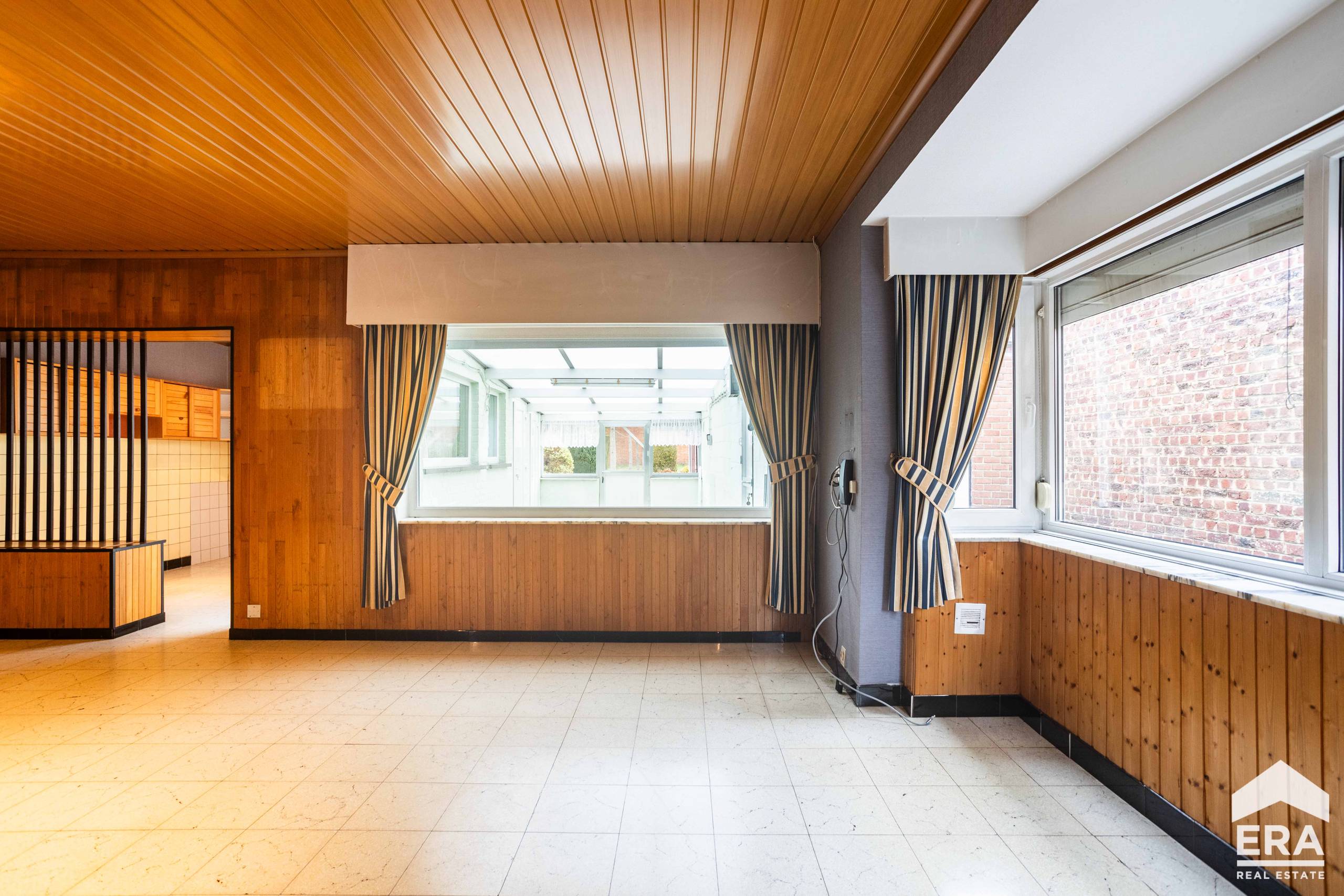 Te renoveren woning met 3-5 slaapkamers, garage en tuin - foto 3