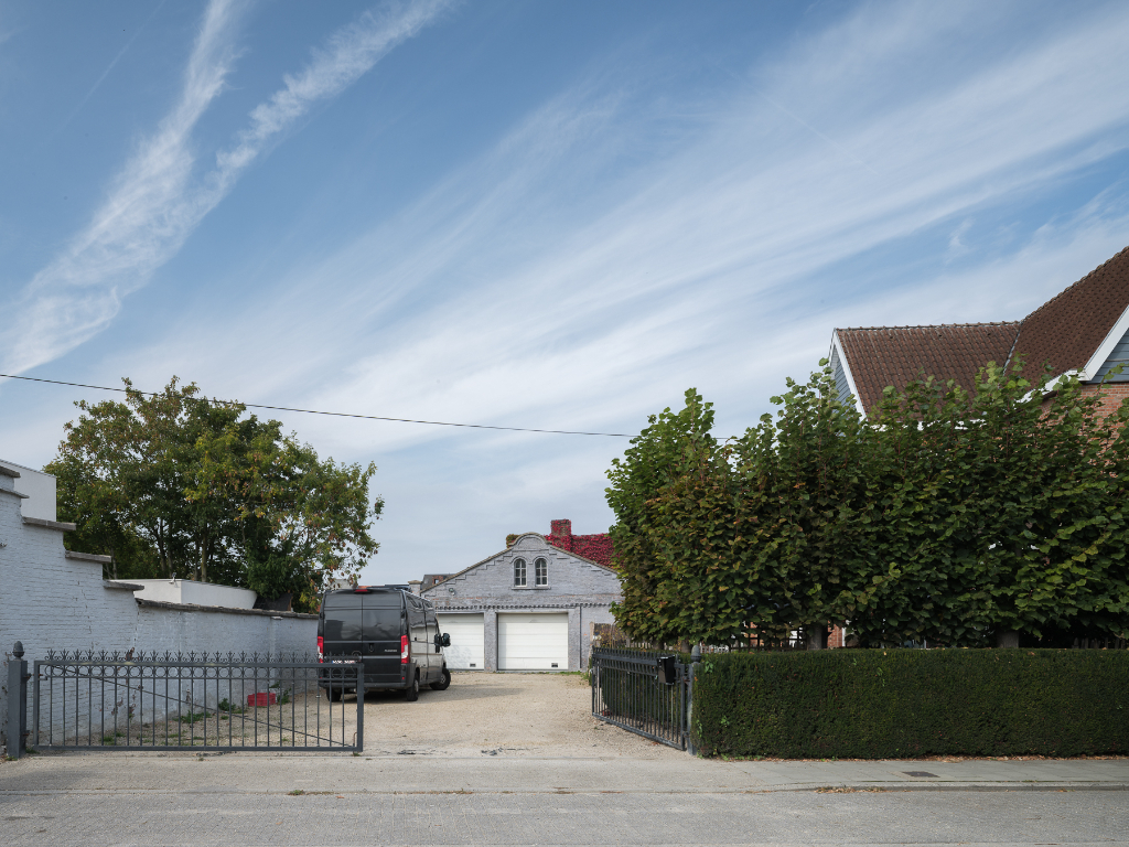 Sint-Amandsberg. Op te frissen directeurswoning met bijhorend magazijn en afzonderlijke loft op een boogscheut van het centrum van Gent. - foto 2
