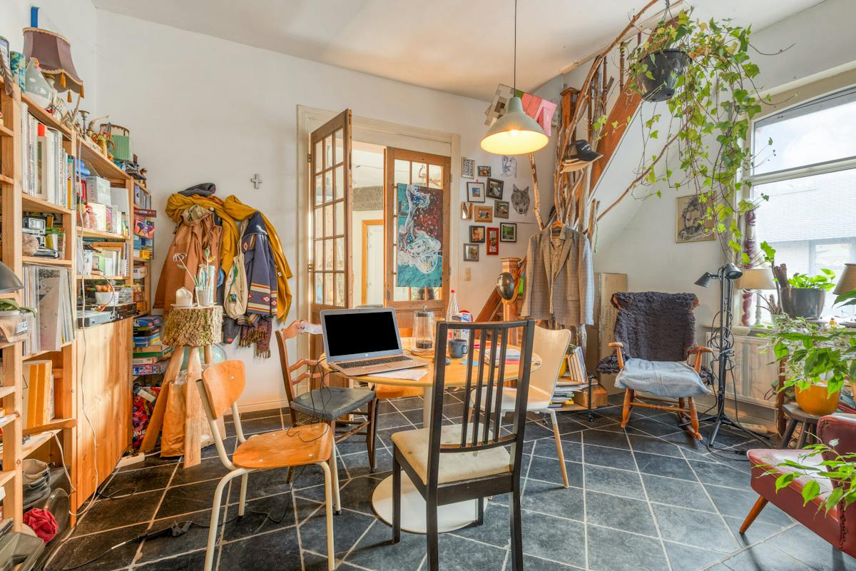 Cozy 3-bedroom house with nice courtyard and garage - photo 4