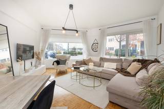 VORST, in de wijk Roosendaal, op de grens met Ukkel, dicht bij alle voorzieningen, appartement van ± 78m² (volgens EPC) in zeer goede staat op...