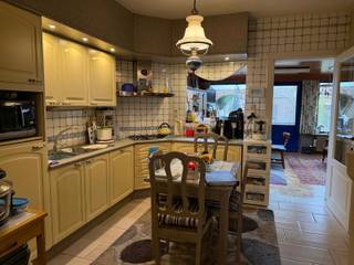 HOB gelegen in het centrum van Mol met 2 slpks, woonkamer, keuken, veranda, berging, badkamer, kelder en tuin. 