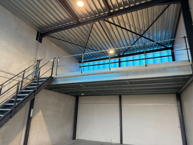 Magazijnruimte van 88 m² met mezzanine (±35 m²) en parking in Evergem - photo 4
