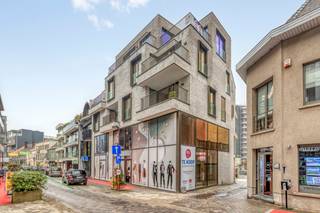 [[ DIT PAND NEEMT DEEL AAN DE ERA OPEN HUIZEN DAG OP 6/12 VAN 11:00 TOT 12:00 ]]Waregem: Luxueuse penthouse met 4 terrassen te koop in Waregem.Dit...