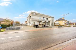 Magazijn/werkplaats/opslagruimte met kantoor gelegen te Mopertingen bij Bilzen, Maastrichterstraat 311.Deze bedrijfsunit combineert het allemaal: een...