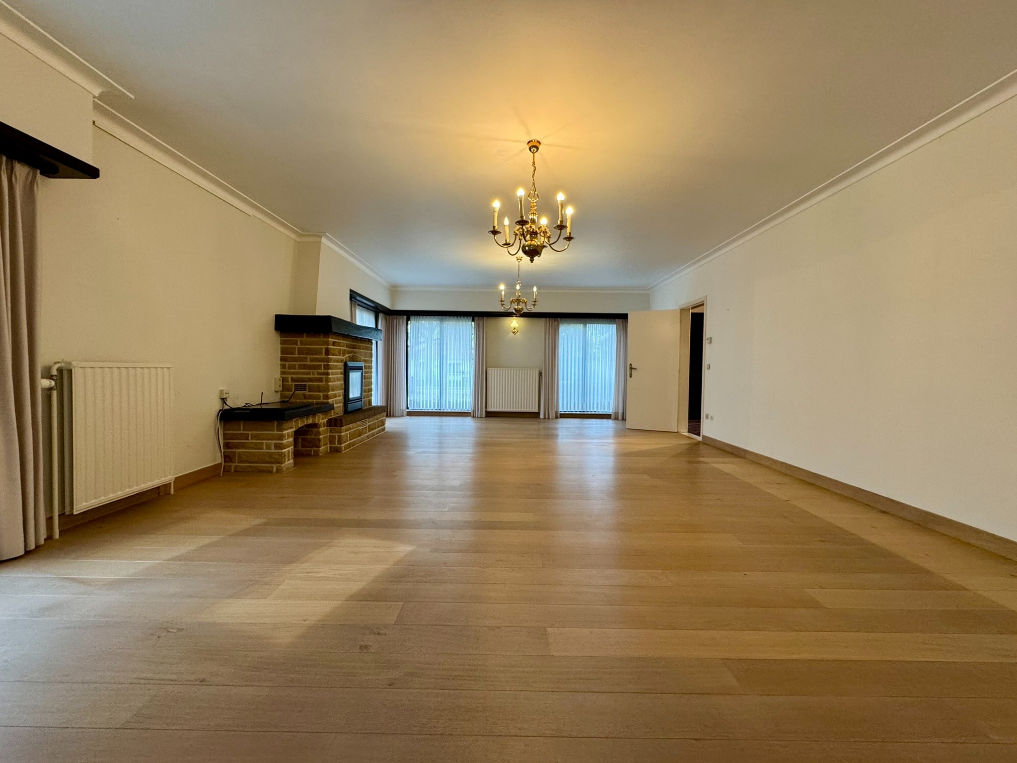 Vrijstaande woning met 3 slaapkamers en prachtige tuin - foto 4