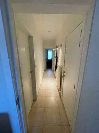 Ontdek dit gezellige appartement in het hart van De Panne, een perfecte uitvalsbasis voor wie wil genieten en of investeren aan de kust. Met...