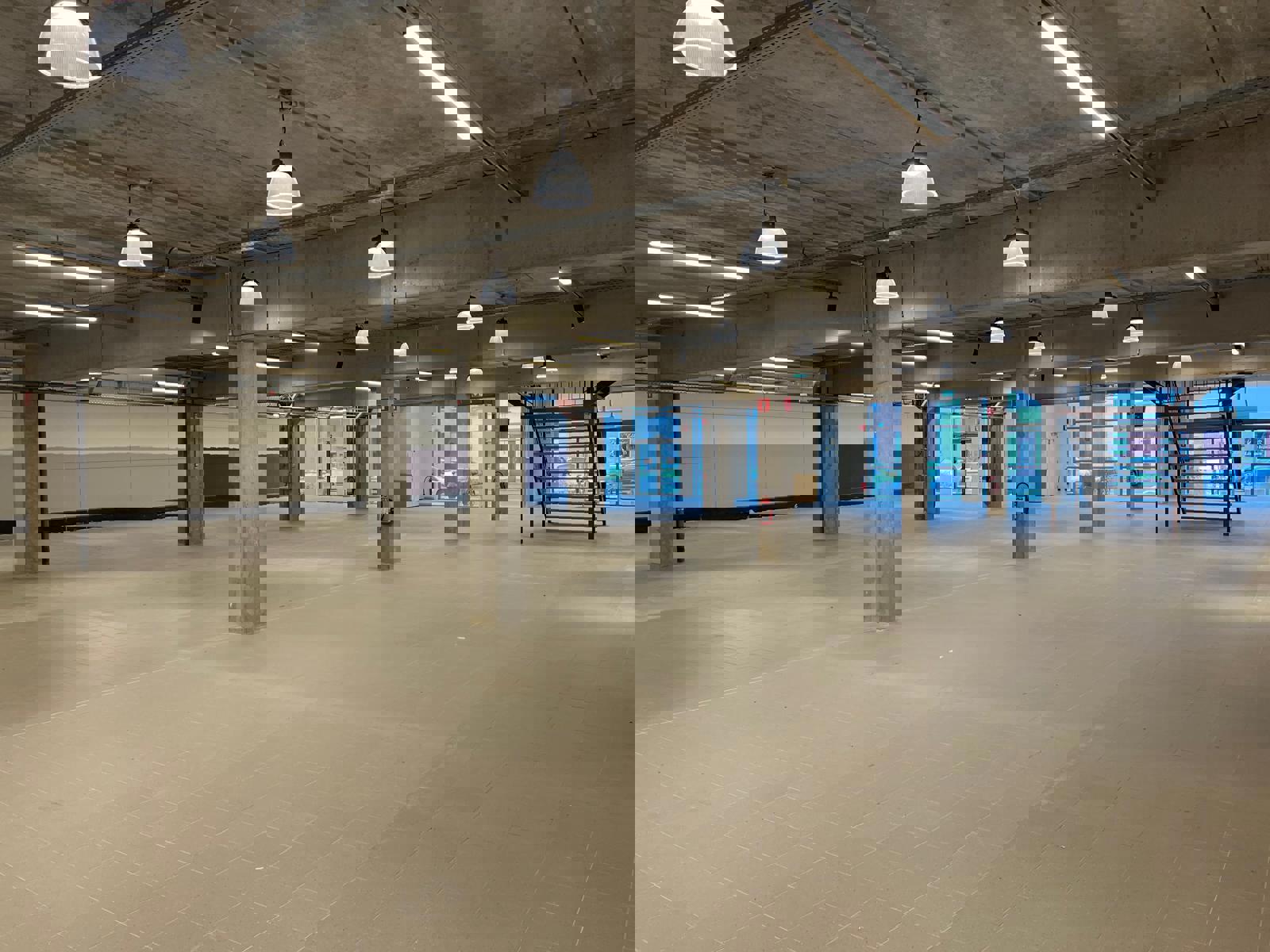 Commercial for rent in Waterloo - photo 5