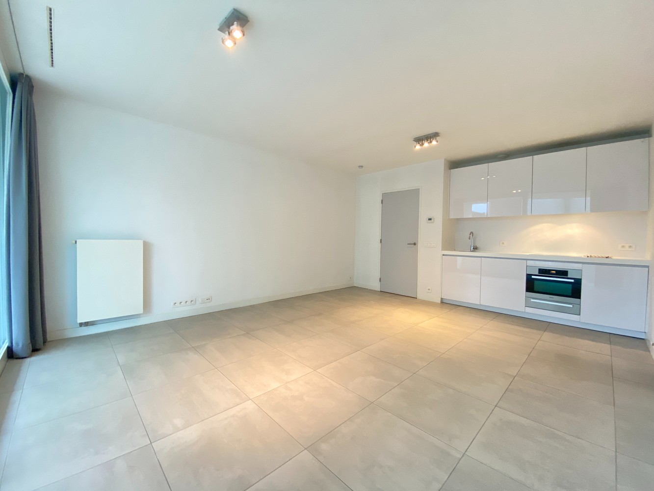 Modern 1-slaapkamer appartement met terras en autostaanplaats. - foto 4