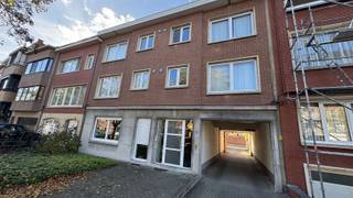 In this well-kept garage complex, off Guido Gezellelaan No. 95-97, 32 garage boxes are offered for sale.These are all currently rented.  These boxes...