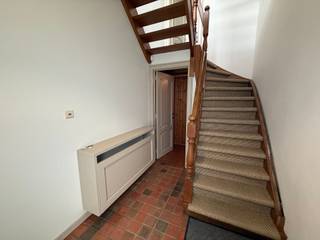 Zeer ruim appartement van ca. 169 m² met 3 slaapkamers, gelegen in een rustige straat in het centrum van Putte-Kapellen, op wandelafstand van...