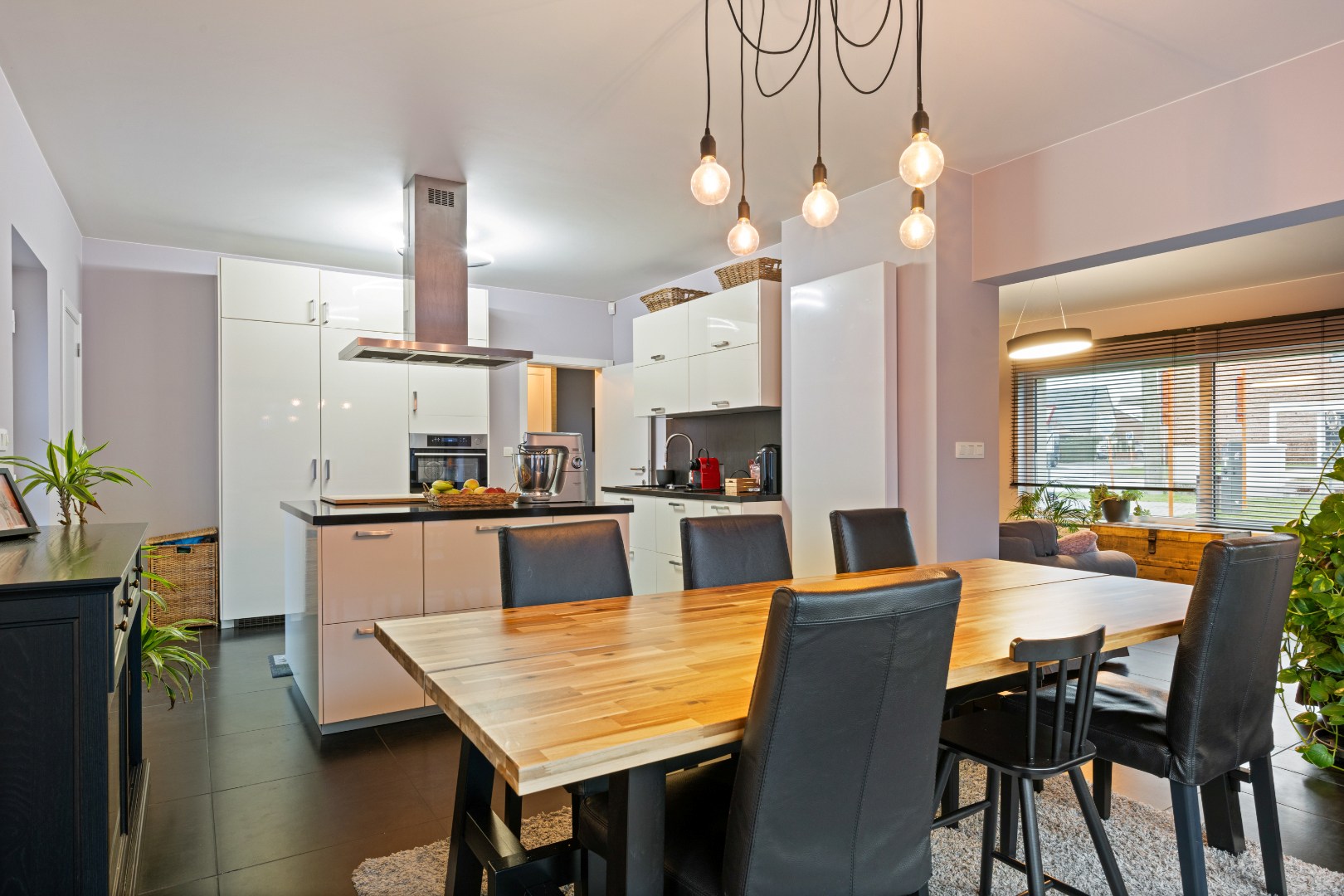 Open bebouwing met 6 slaapkamers en 3 badkamers! - foto 3