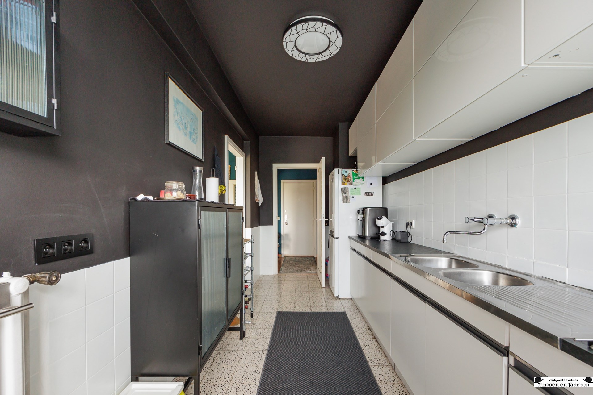 Ruim twee slaapkamer-appartement met panoramisch uitzicht! - foto 5