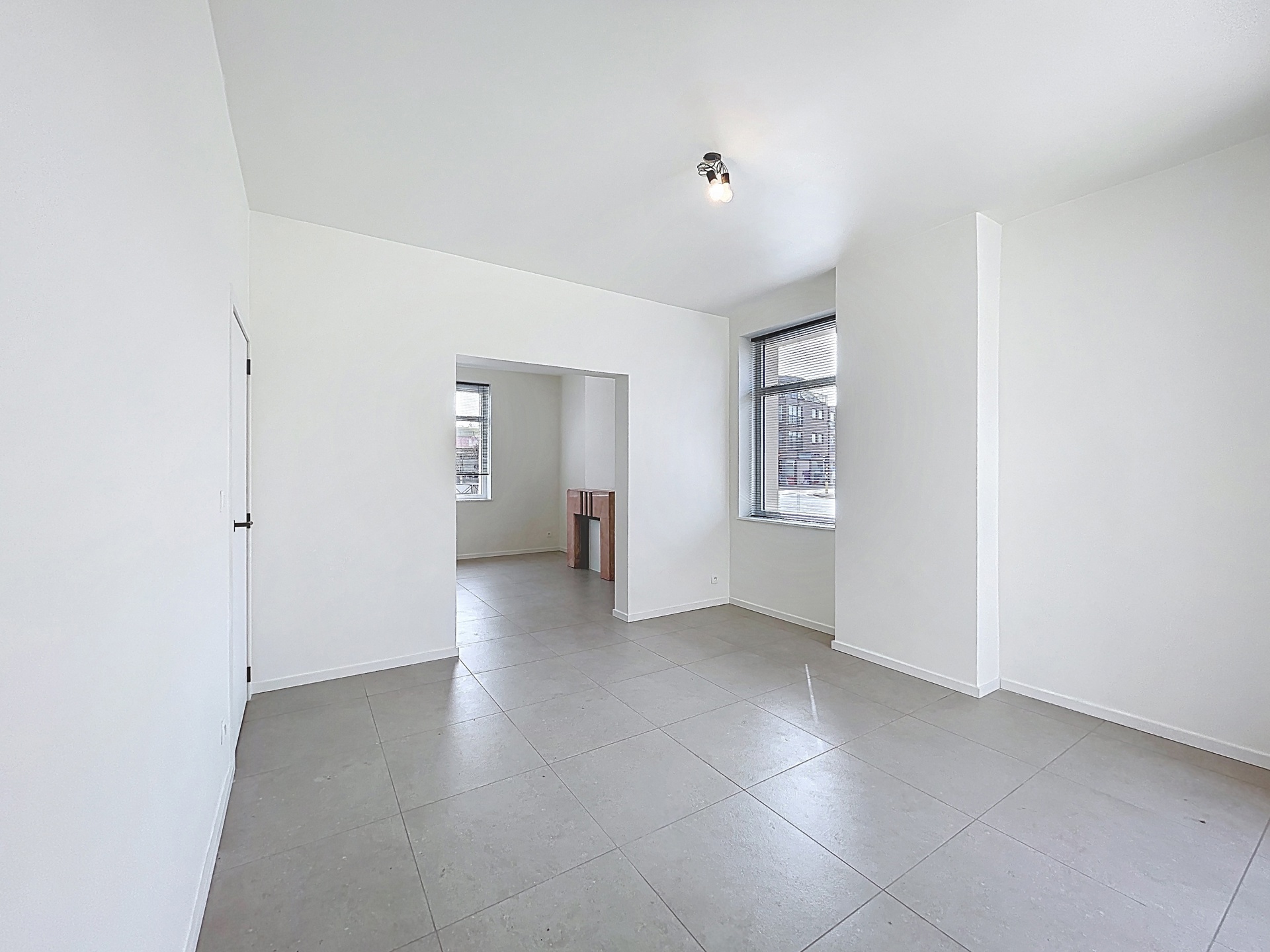 Totaal gerenoveerde woning met groot terras te Zwijnaarde - foto 4