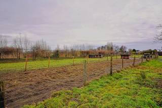 Deze te renoveren woning is gelegen in een rustige wijk vlak bij het centrum van Buggenhout. Het huis is gelegen op een perceel van 282 m²...