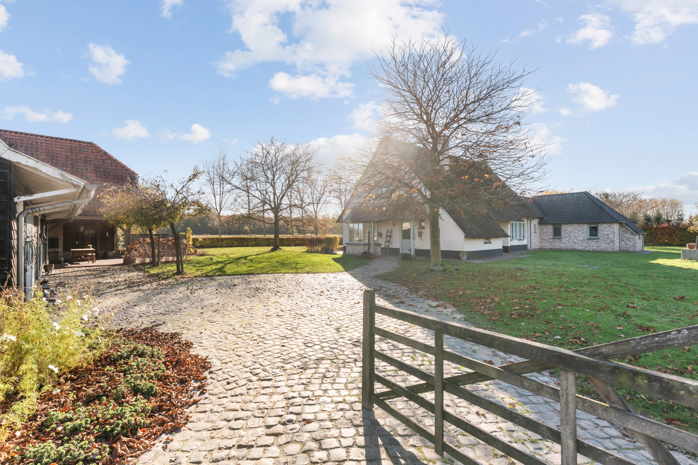 Authentic farmhouse in a green, peaceful environment - photo 2