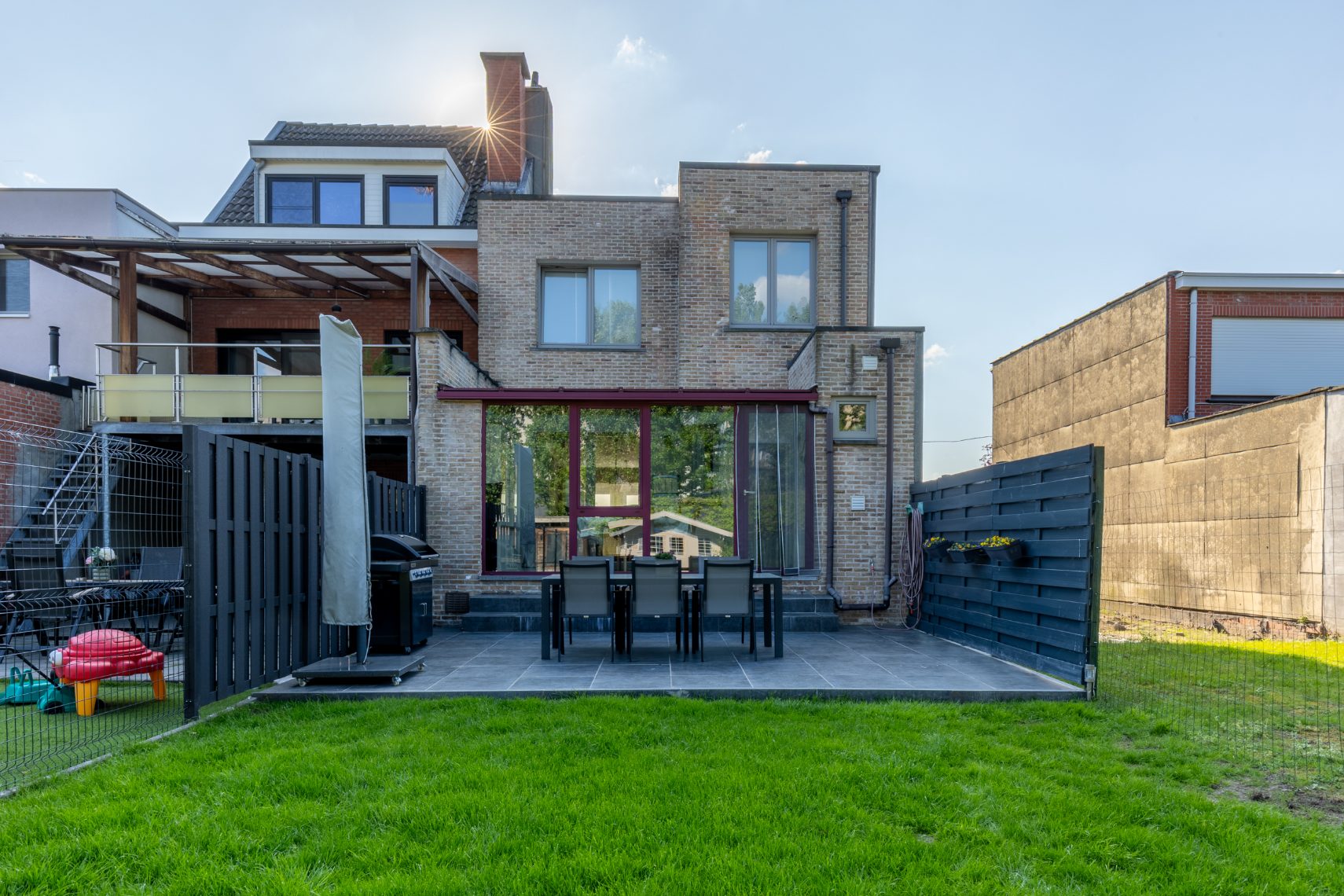 Huis te koop in Merksem met 3 slaapkamers - foto 3