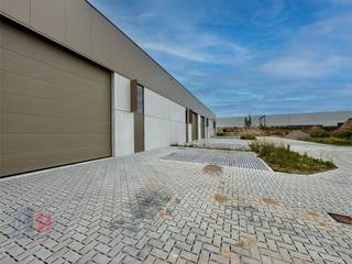 Nieuwbouw KMO-unit van 359 m² en 2 privatieve parkeerplaatsen te koop, de unit maakt deel uit van het...