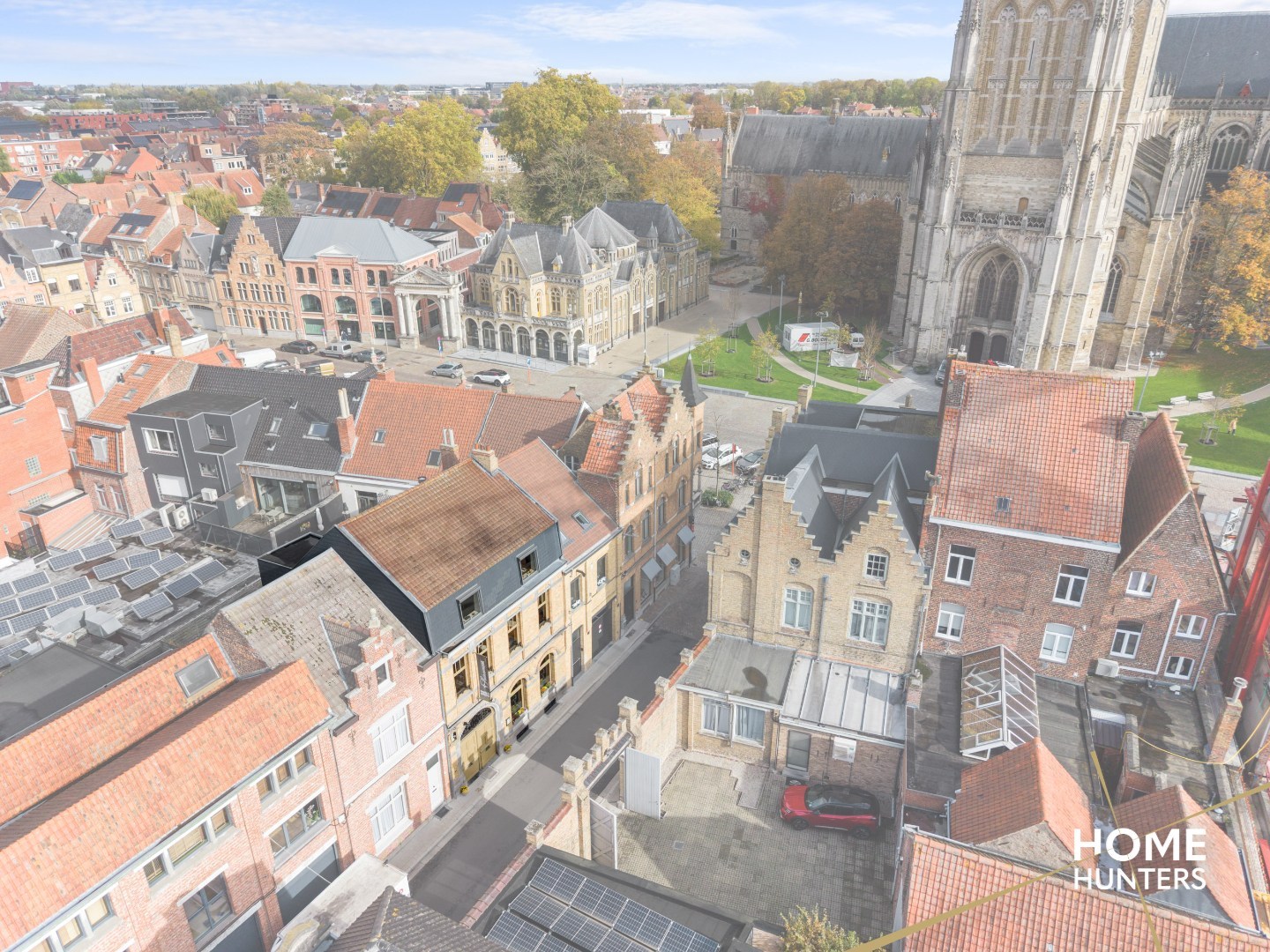 Unieke herenwoning in het historische stadscentrum van Ieper - foto 3