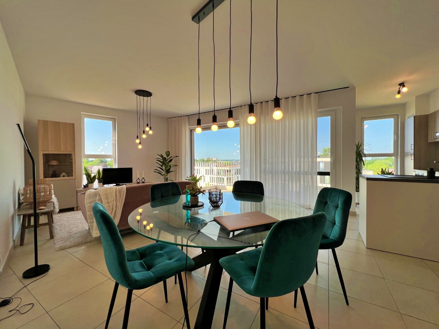 Instapklaar appartement met 2 slaapkamers en ondergrondse parkeerplaats te huur in centrum van Aalter - foto 2