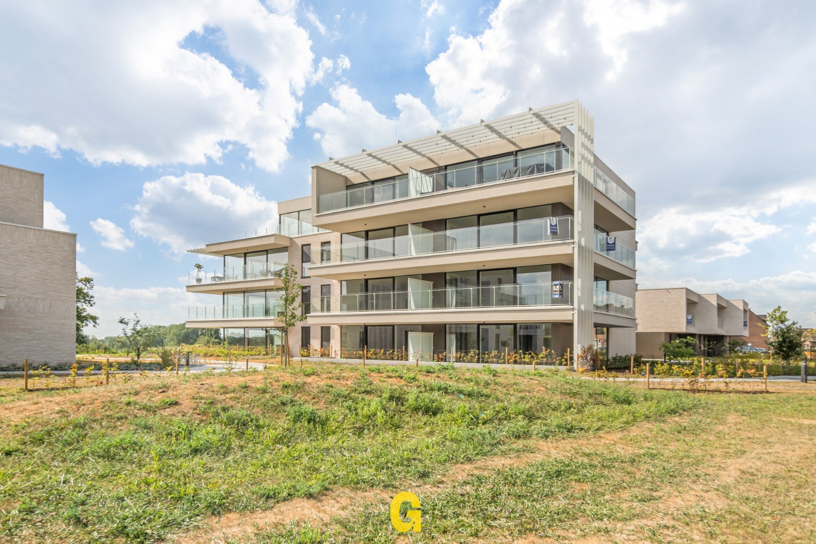 Knap nieuwbouwappartement op de hoogste verdieping in residentie Bella Vista, met twee terrassen en prachtige zichten, inclusief 2 standplaatsen, vlak bij het c - foto 5