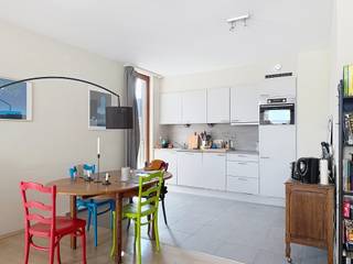 Nieuwpoort 57/302: Energiezuinig 3 slaapkamer appartement op centrale locatie, indeling als volgt: Lichtrijke leefruimte met open moderne...