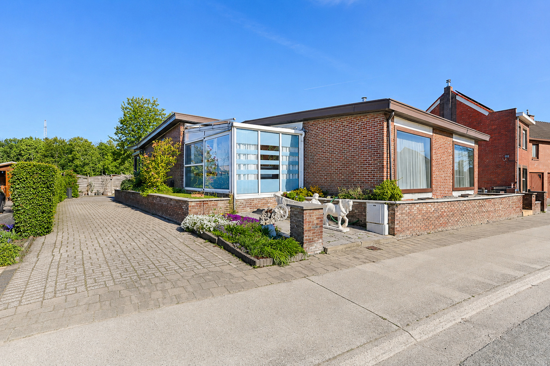 Te renoveren bungalow op uitstekende ligging - foto 1