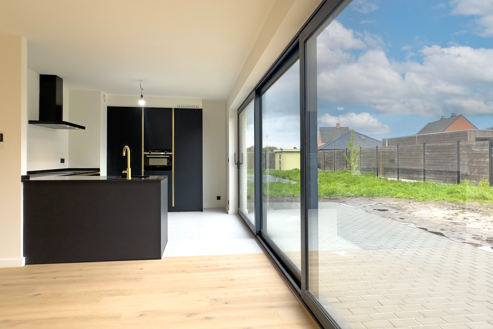 Nieuwbouw woning met 5 slaapkamers en zonnige tuin te Malle! - foto 3