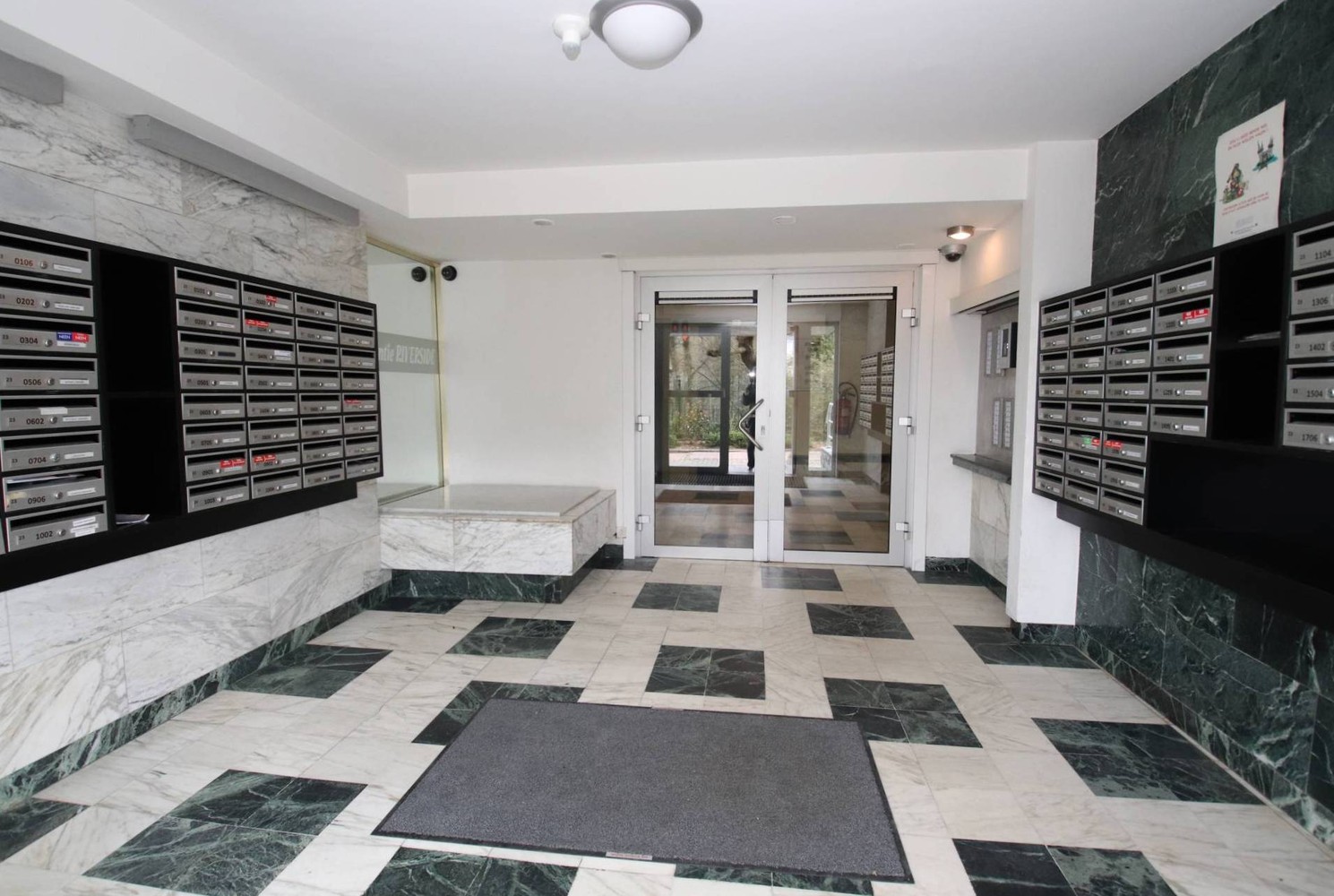 Hooggelegen appartement met lang terras - photo 4