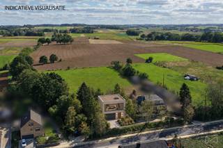 <p>In een bijzonder rustige en groene omgeving in Holsbeek, omringd door open landschap en weidse zichten, bieden wij deze bouwgrond aan voor open bebouwing op een perceel van <strong>7</strong><strong> are 50 centiare (lot 2)</strong>. Dit perceel is ideaal voor wie een <strong>droomwoning op maat</strong> wil creëren op een plek waar de omgeving mee bepaalt hoe je leeft: rustig, ruimtelijk, groen en met een blijvend gevoel van vrijheid.<br /><br />De vorm, ligging en sfeer van dit perceel nodigen uit tot het ontwerpen van een woning die volledig aansluit bij jouw eigen stijl en wensen. Van een moderne architectuur tot een gezellige landelijke woning: alles is mogelijk, zolang het past binnen jouw persoonlijke visie op comfortabel en kwalitatief wonen. De verkaveling zorgt daarbij voor een mooi geheel, terwijl jij alle ruimte krijgt om je eigen toets te zetten op je toekomstige thuis.<br /><br />Met zijn open uitzichten en de natuurlijke charme van de omgeving is dit lot een uitzonderlijke kans voor wie op zoek is naar een pure en rustige woonplek waar het leven vanzelf vertraagt. Hier bouw je niet zomaar een huis, maar een plek om jarenlang van te genieten.<br /><br />Al de weergegeven visualisaties en aanduidingen zijn indicatief en informatief, onder voorbehoud van het verkrijgen van een omgevingsvergunning. <br /><br />Benieuwd wat er allemaal kan en hoe jouw woonideeën hier werkelijkheid kunnen worden? <strong>Contacteer ons gerust — we nemen graag de tijd om je alle mogelijkheden toe te lichten en samen naar jouw ideale woning te kijken.</strong></p>