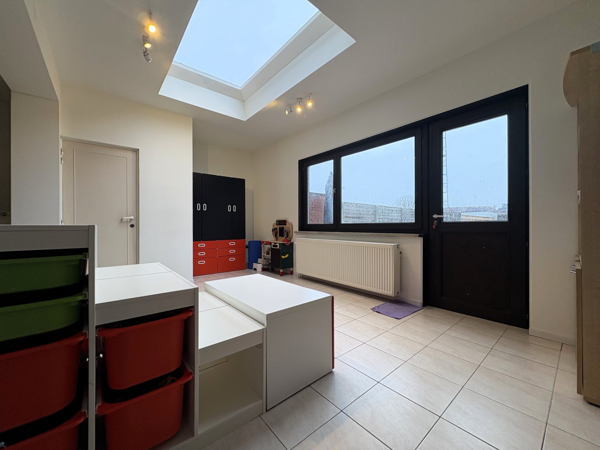 Gerenoveerde half open woning met garage - foto 4