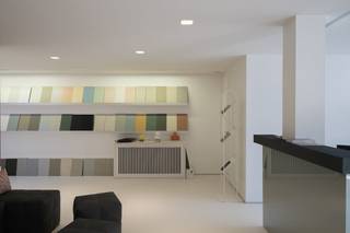 Bâtiment commercial prêt à emménager avec entrepôt (70 m²) et grand parking à louer à un emplacement privilégié à Courtrai.Ce bâtiment commercial...