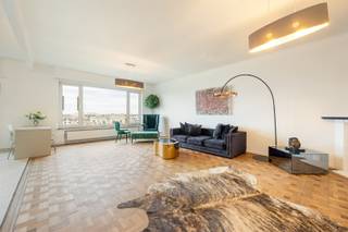 ANVERS - Jan Van Rijswijcklaan : Appartement entièrement rénové, prêt à emménager, avec 4 chambres, 2 salles de bains et 2 places de...