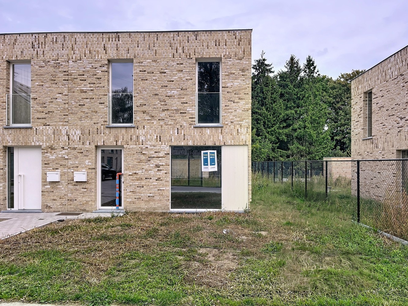 Halfopen woning met 3 slaapkamers en staanplaats - foto 5