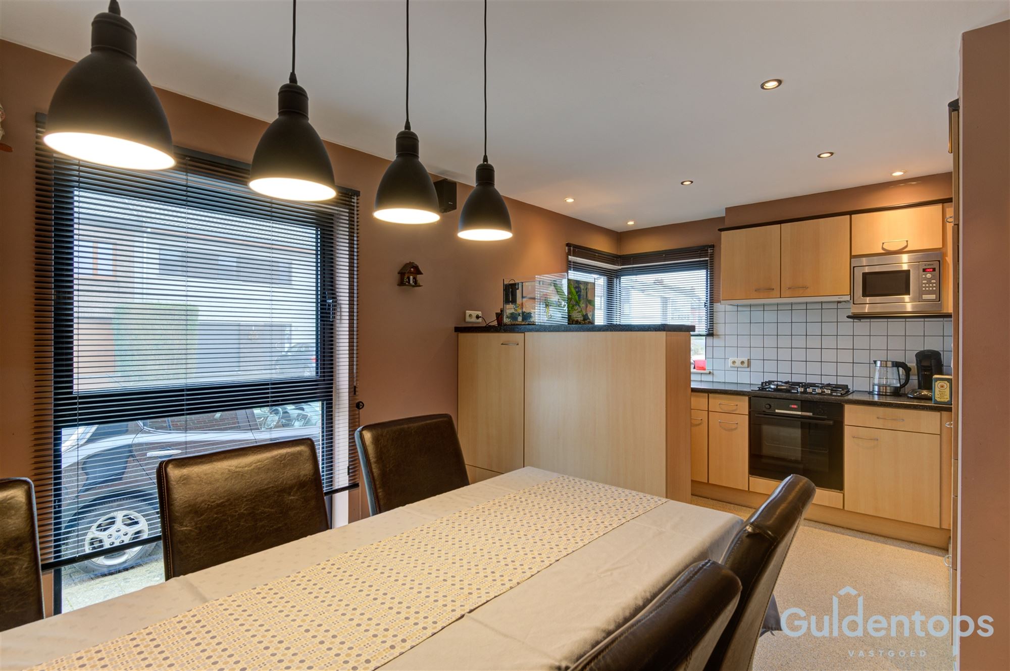 Zeer ruime instapklare half open woning met zwembad - foto 5