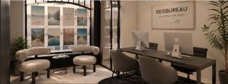 Te huur: Nieuwbouwkantoor (68 m²) in exclusief project – strategische ligging met topvisibiliteit<br /><br />Ontdek dit moderne en energiezuinige nieuwbouwkantoor van 68 m², gelegen in een exclusief project op een strategische toplocatie. Dankzij de uitstekende zichtbaarheid is dit de ideale uitvalsbasis voor ondernemingen die professionaliteit en bereikbaarheid willen combineren.<br /><br />Het kantoor geniet van een moderne afwerking, grote raampartijen met veel natuurlijke lichtinval en flexibele indelingsmogelijkheden. Ideaal voor zelfstandigen, vrije beroepen of bedrijven die op zoek zijn naar een representatieve werkplek in een hedendaagse omgeving.<br /><br />